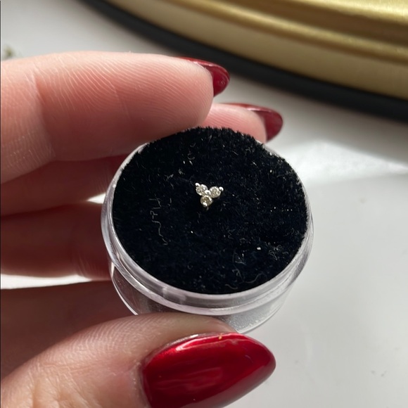 14k white gold trinity threadless end - Picture 3 of 4